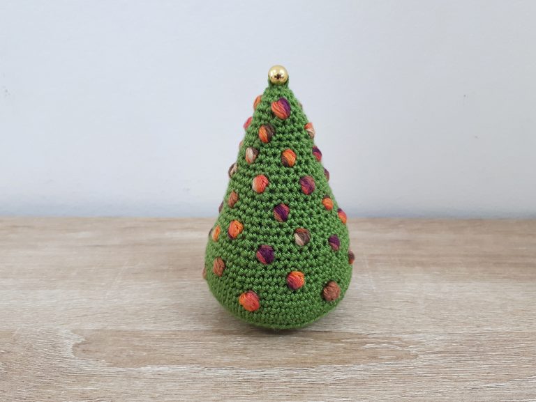 crochet Christmas tree ornament pattern free made by gootie
