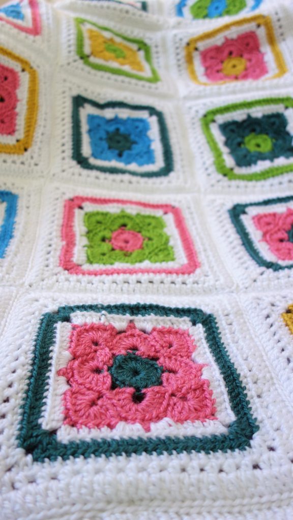 flower motif blanket pattern