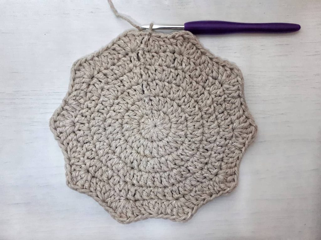 this is a photo of crochet round bottom bag pattern made by gootie