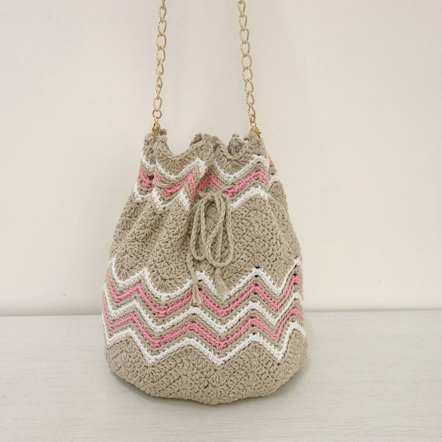 crochet bucket bag pattern made by gootie
