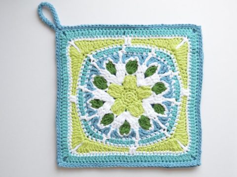 18 Free Crochet Flower Granny Square Patterns Made by Gootie 18 Free Crochet Flower Granny Square Patterns Made by Gootie
