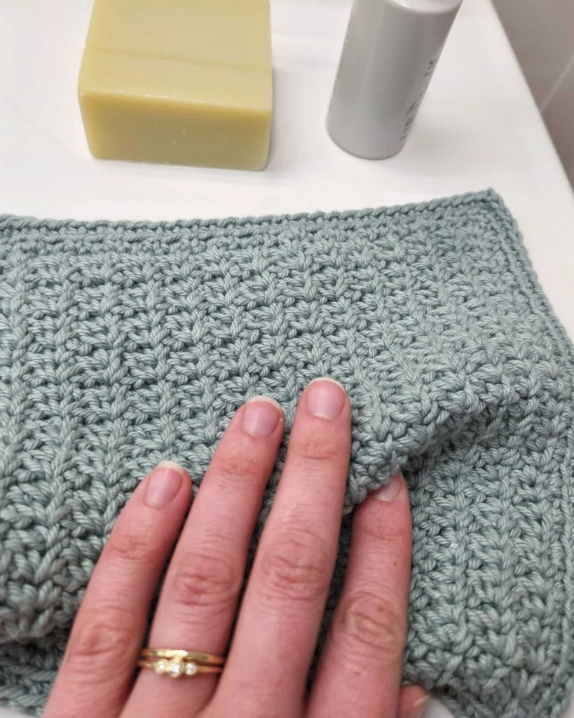 soft crochet washcloth pattern made by gootie-min