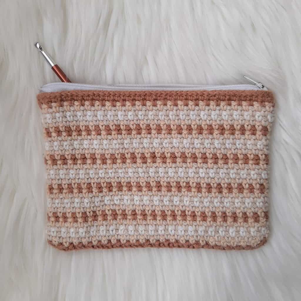 crochet-zipper-pouch-free-pattern