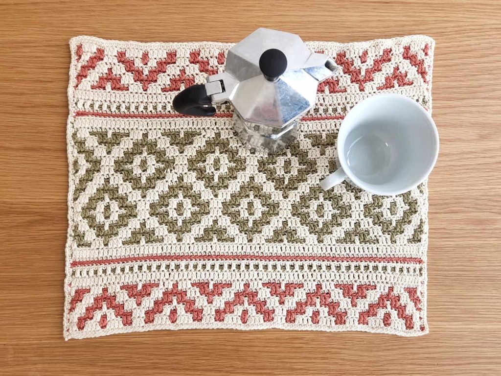 mosaic crochet placemat free pattern made by gootie