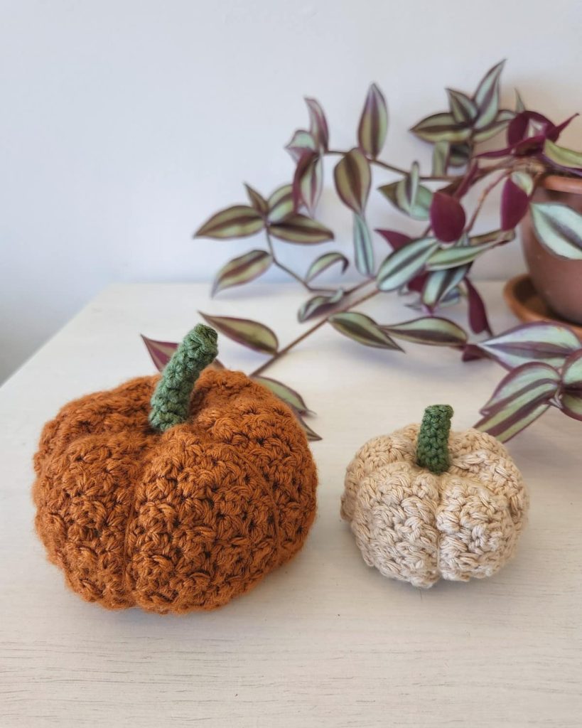 free mini crochet pumpkin pattern made by gootie