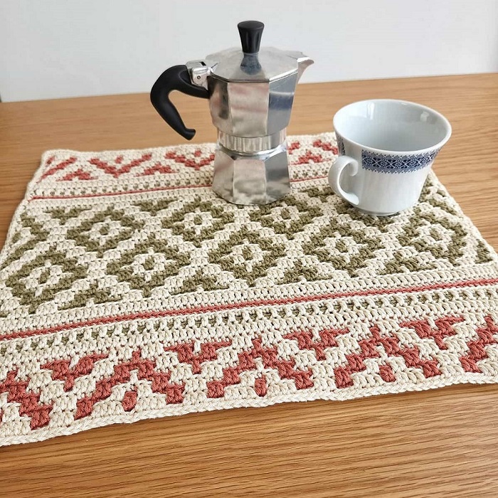 free-crochet-placemat-pattern-made-by-gootie