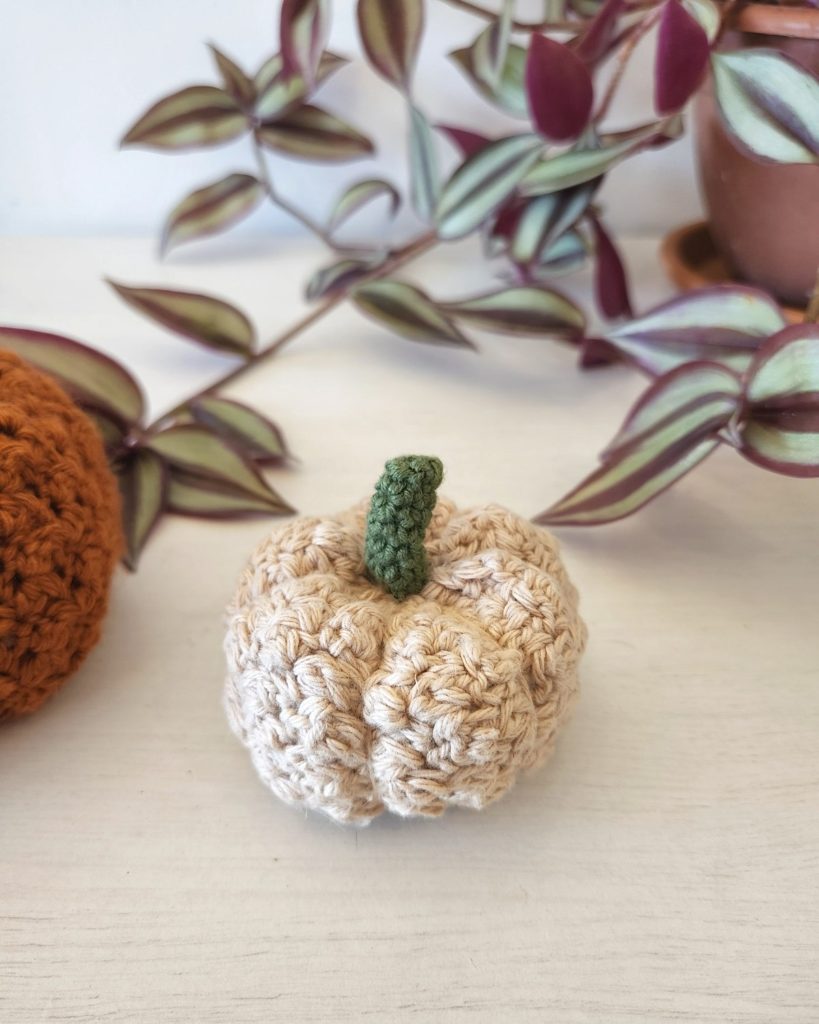 mini crochet pumpkin free pattern made by gootie