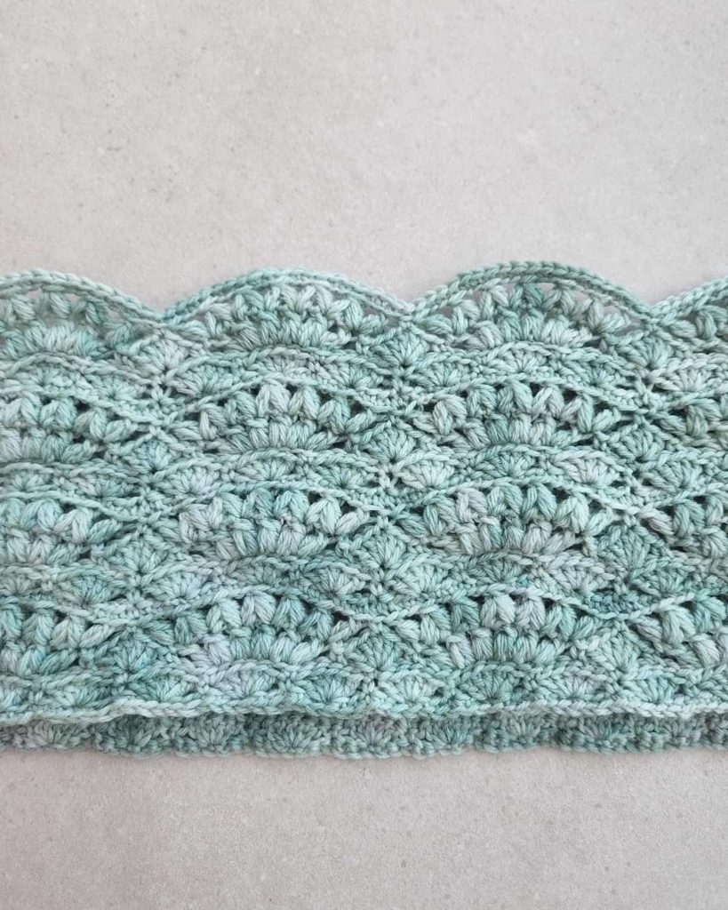 crochet chevron infinity scarf pattern made by gootie-min