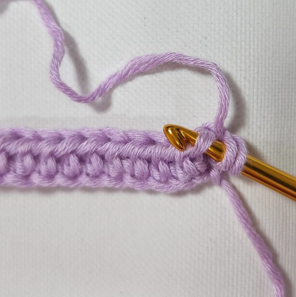 Crochet Camel Stitch (HDC in 3rd Loop) - Free Tutorial - Made by Gootie