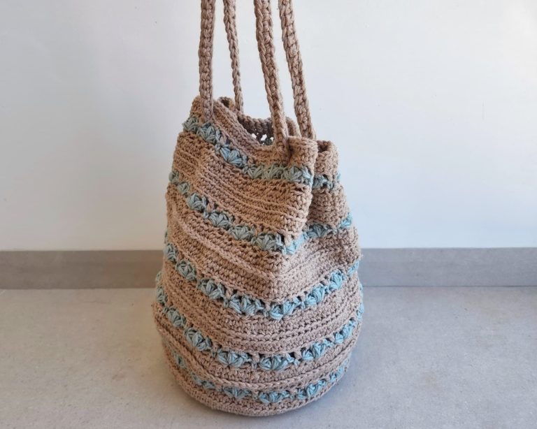 Floral crochet Tote Bag pattern - Made by Gootie