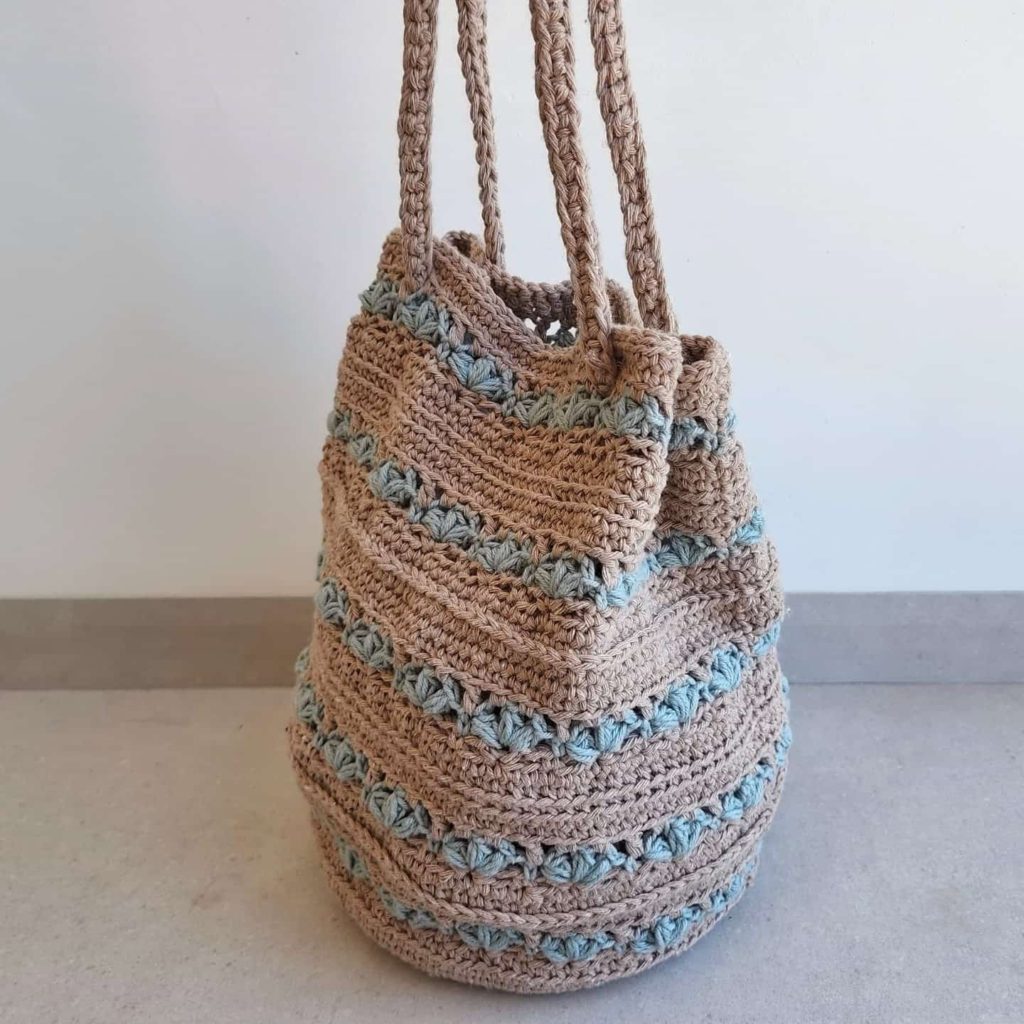 Floral crochet Tote Bag pattern - Made by Gootie - Copy-min