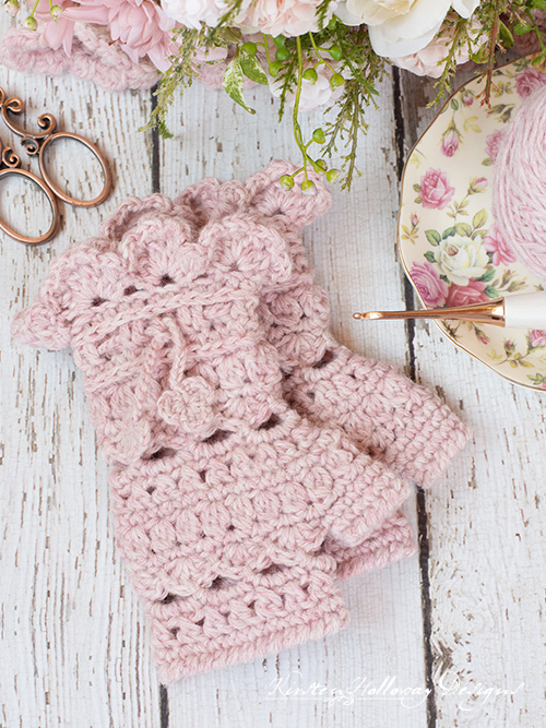 Victorian Fingerless Gloves Crochet Pattern kirsten holloway designs