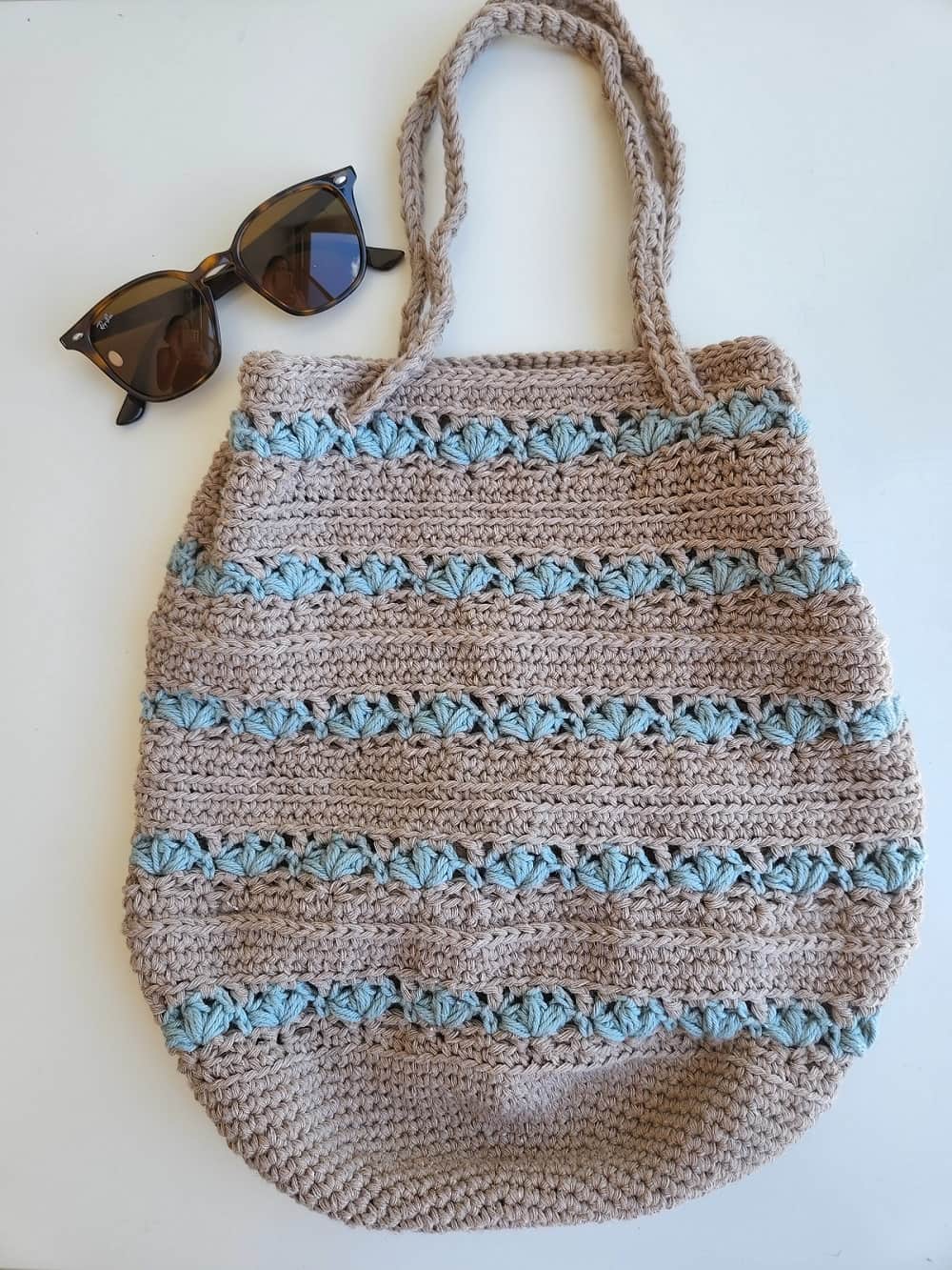 Floral Crochet Tote Bag Pattern (Free) - Made by Gootie