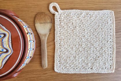 free crochet farmhouse potholder made by gootie-min