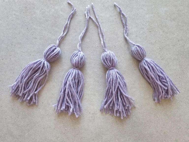 how to make tassels with yarn made by gootie