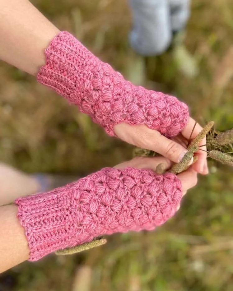 puff stitch crochet fingerless gloves free pattern hanjan crochet 2