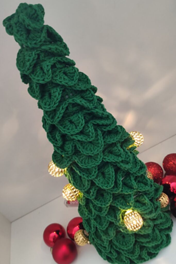 this is a photo crocodile stitch christmas tree free crochet pattern fosbas designs