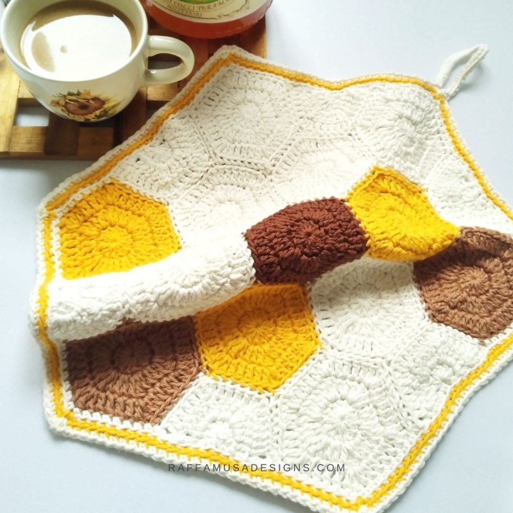 this is a photo of Honeycomb_Dishcloth_Crochet_Raffamusa Designs