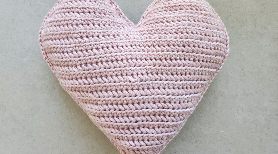 this is a photo crochet heart pillow chunky yarn made by gootie