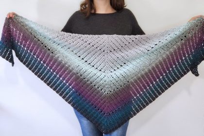 this is a photo of how to crochet a triangle shawl easy and elegant made by gootie