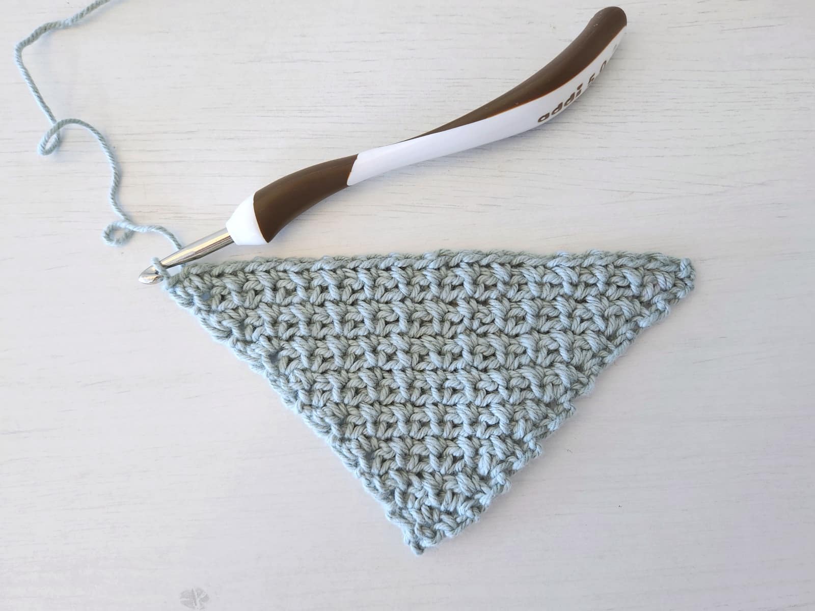 this is a photo crochet c2c mesh stitch pattern made by gootie