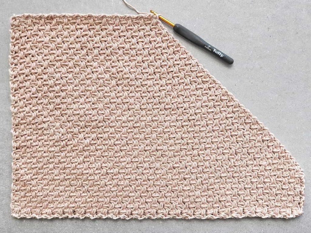 this is a photo how to decrease in c2c crochet