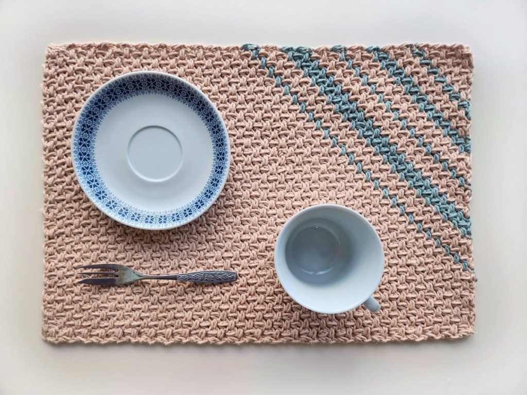 this is a photo of rectangular modern crochet placemat pattern free
