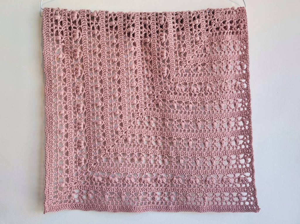 Free Crochet Flower Square Pattern made by gootie