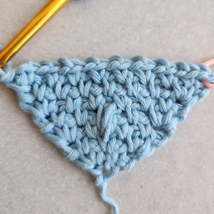 c2c moss stitch with spiked bean 