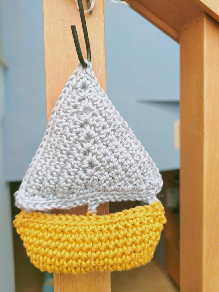 how to crochet a boat
