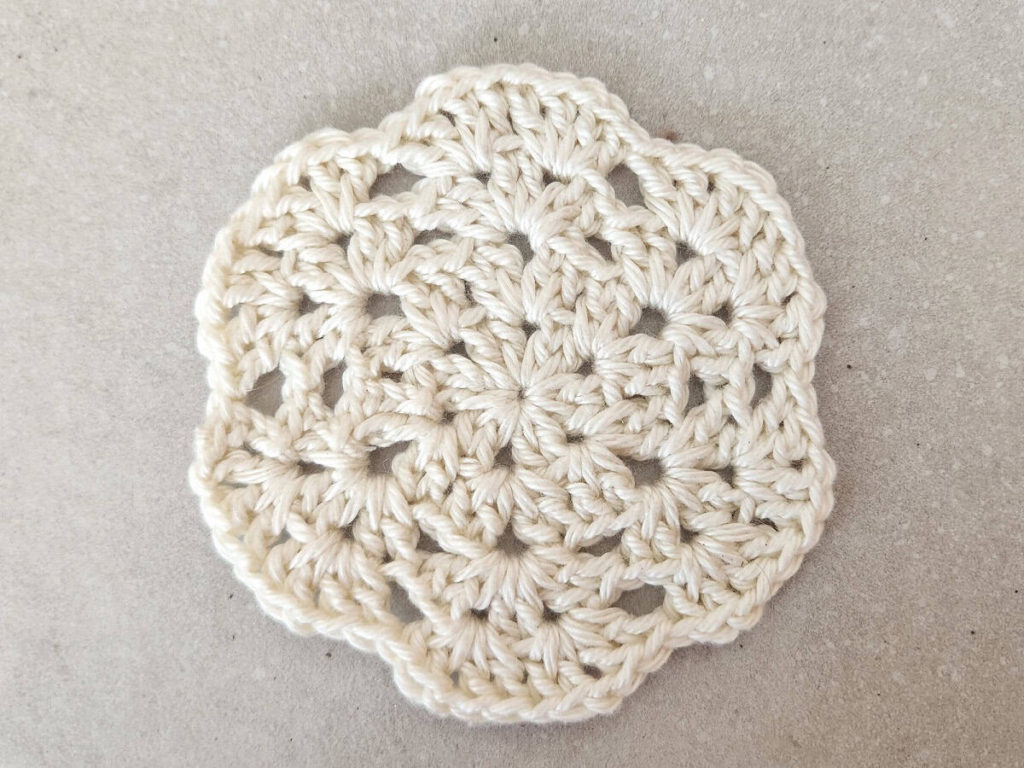 easy crochet coaster pattern made by gootie