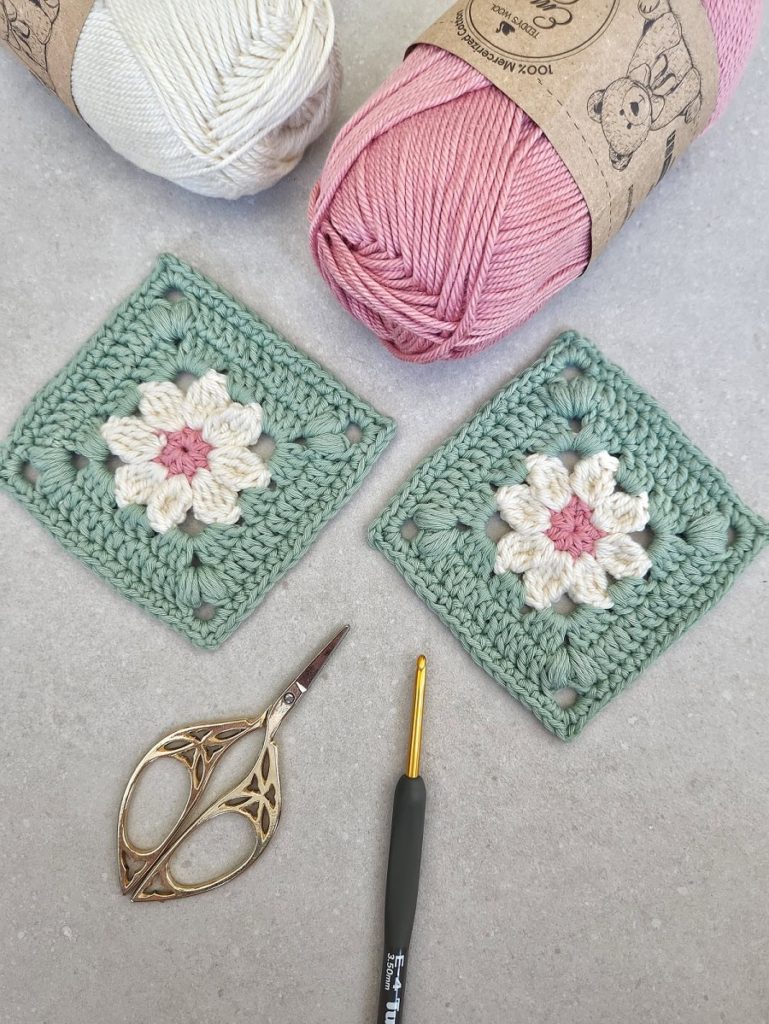 flower granny square pattern made by gootie