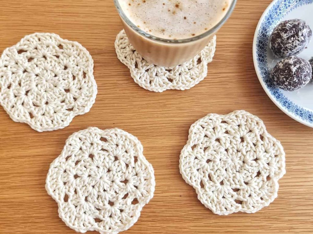 free crochet coasters pattern made by gootie