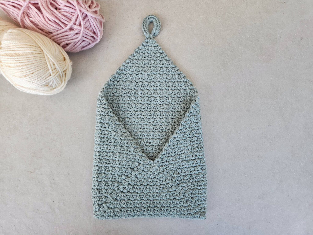 easy crochet hanging basket free pattern made by gootie